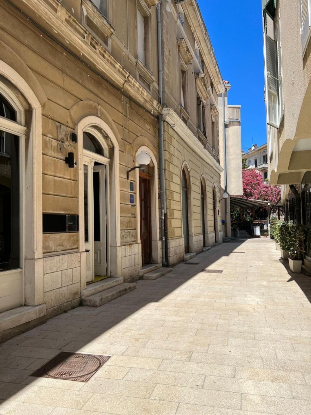 شقة Max'S Downtown Oasis زادار المظهر الخارجي الصورة